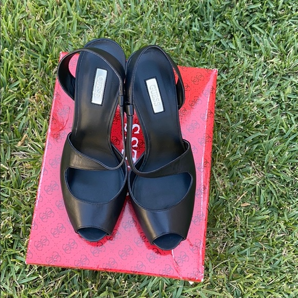 GUESS HILARIE PLATFORM PUMPS - Picture 3 of 7